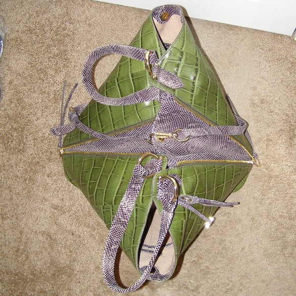 💚🐊 NWOT G.I.L.I. GREEN Croco Embossed Italian Leather Slouchy Wing Hobo - Picture 12 of 16